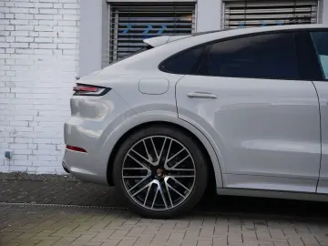 PORSCHE E-Hybrid Coupé SPORTDESIGN-PAKET-INNO-BOSE-22 T