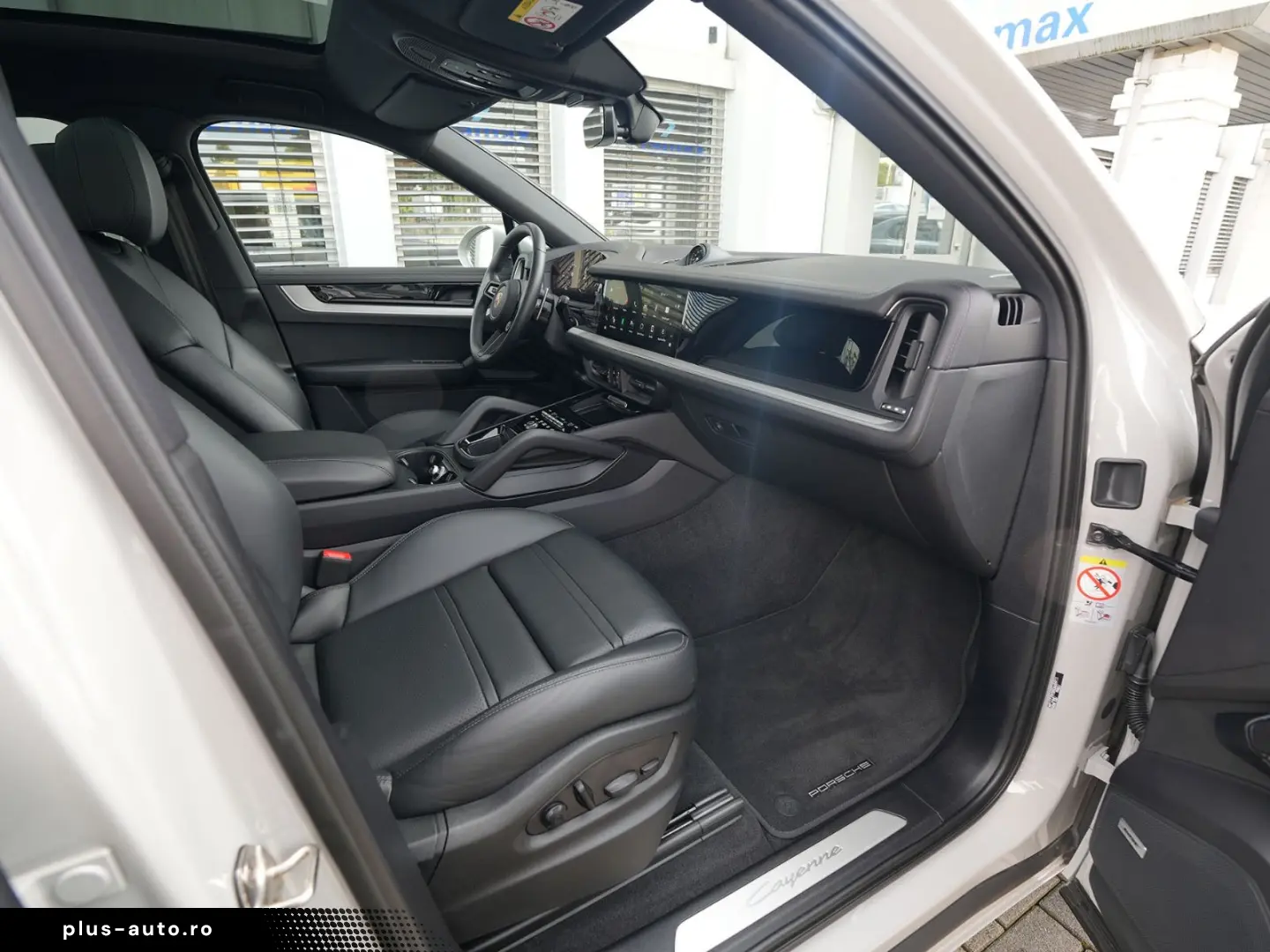 PORSCHE E-Hybrid Coupé SPORTDESIGN-PAKET-INNO-BOSE-22 T