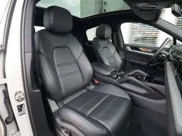 PORSCHE E-Hybrid Coupé SPORTDESIGN-PAKET-INNO-BOSE-22 T