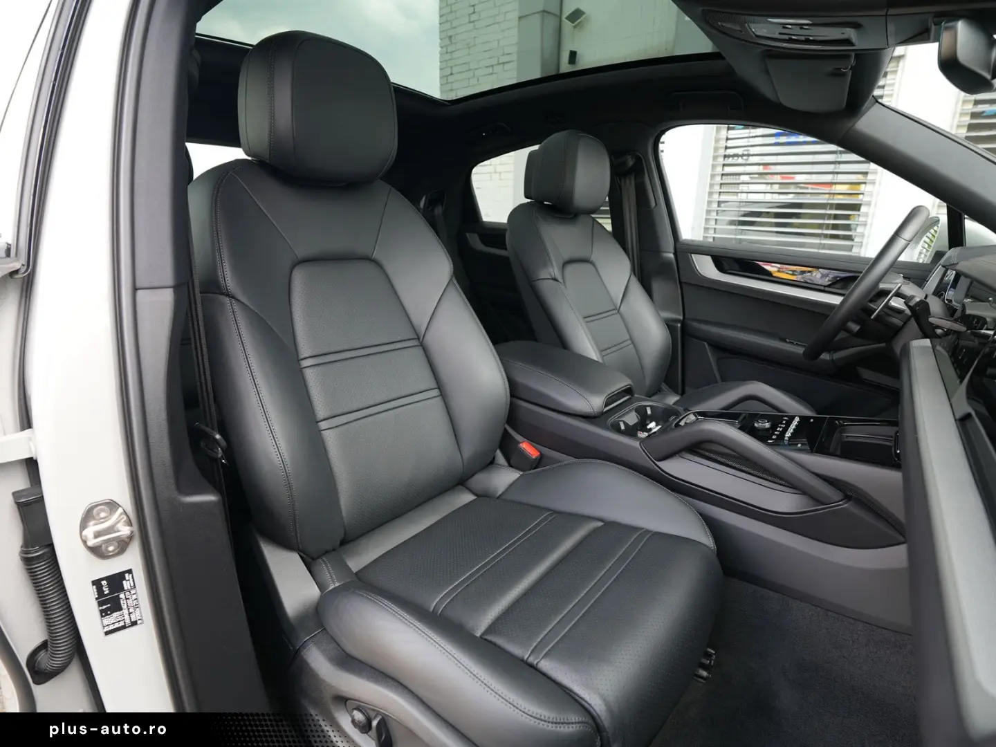 PORSCHE E-Hybrid Coupé SPORTDESIGN-PAKET-INNO-BOSE-22 T