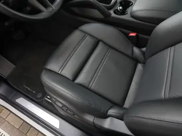 PORSCHE E-Hybrid Coupé SPORTDESIGN-PAKET-INNO-BOSE-22 T