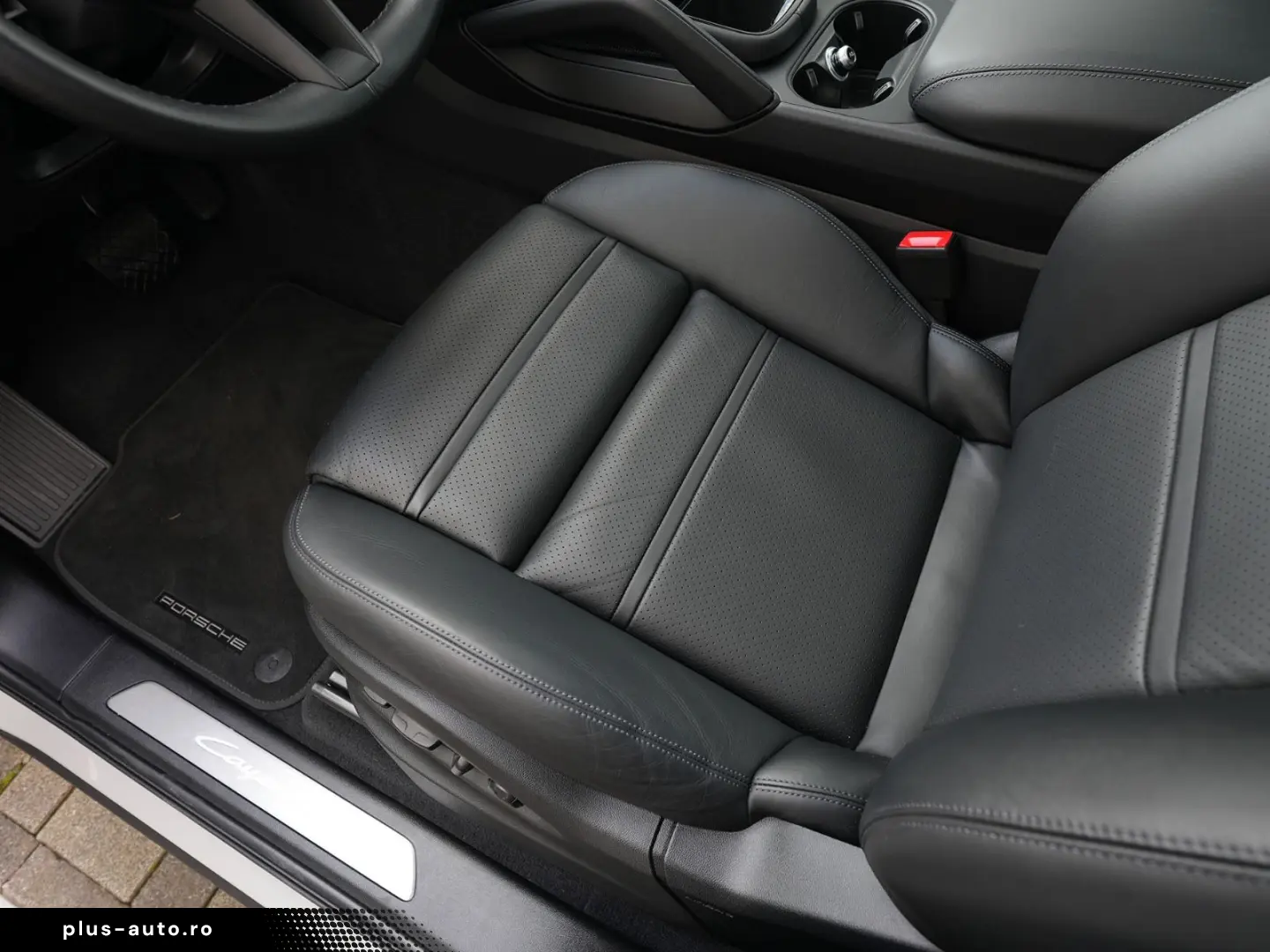 PORSCHE E-Hybrid Coupé SPORTDESIGN-PAKET-INNO-BOSE-22 T