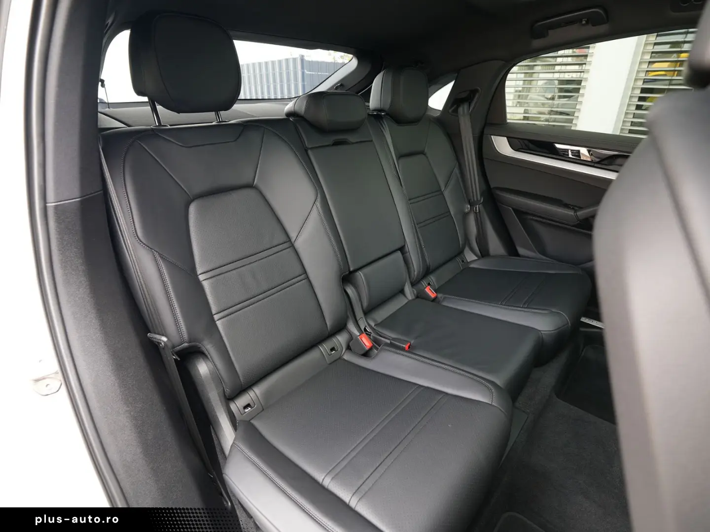 PORSCHE E-Hybrid Coupé SPORTDESIGN-PAKET-INNO-BOSE-22 T