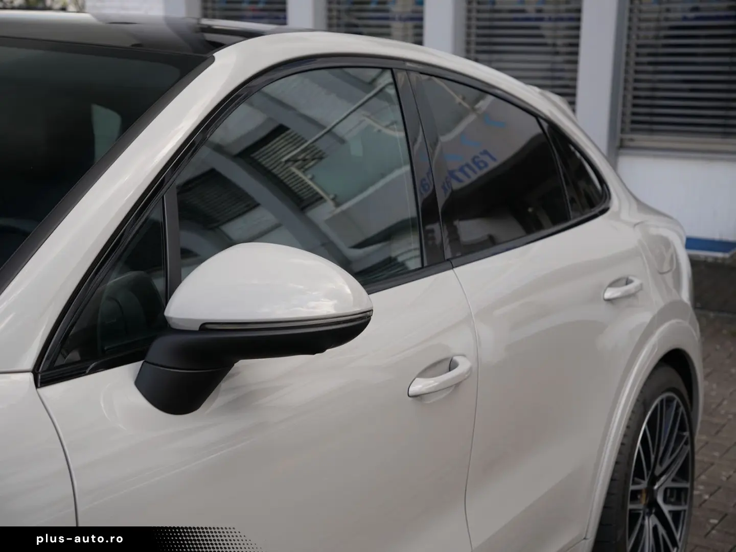 PORSCHE E-Hybrid Coupé SPORTDESIGN-PAKET-INNO-BOSE-22 T