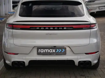 PORSCHE E-Hybrid Coupé SPORTDESIGN-PAKET-INNO-BOSE-22 T