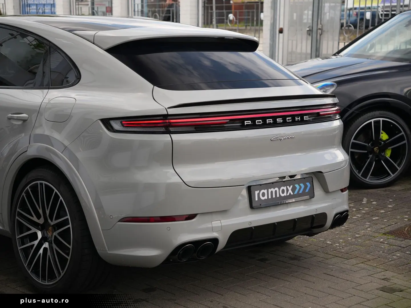 PORSCHE E-Hybrid Coupé SPORTDESIGN-PAKET-INNO-BOSE-22 T