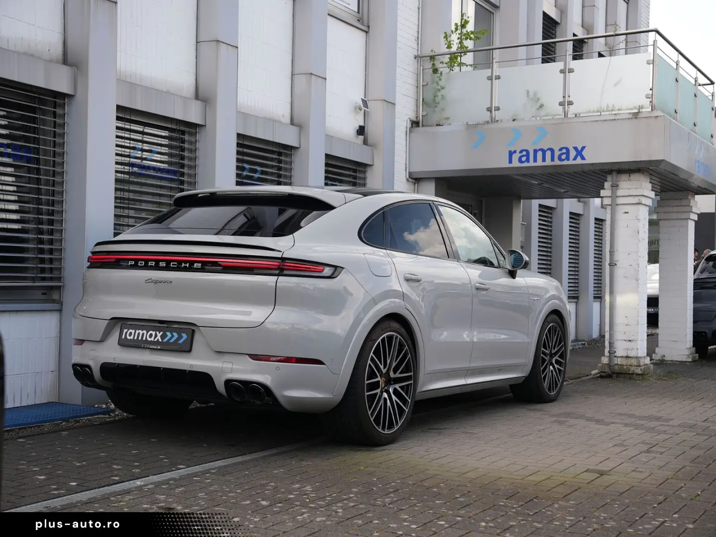 PORSCHE E-Hybrid Coupé SPORTDESIGN-PAKET-INNO-BOSE-22 T