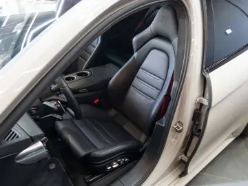 PORSCHE Panamera Sport Turismo
