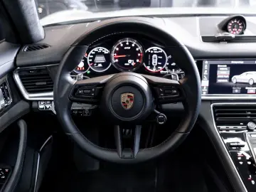 PORSCHE Panamera Sport Turismo