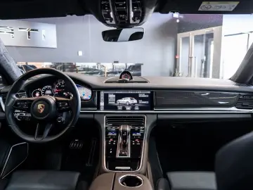 PORSCHE Panamera Sport Turismo