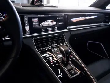 PORSCHE Panamera Sport Turismo