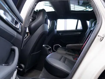 PORSCHE Panamera Sport Turismo
