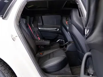 PORSCHE Panamera Sport Turismo