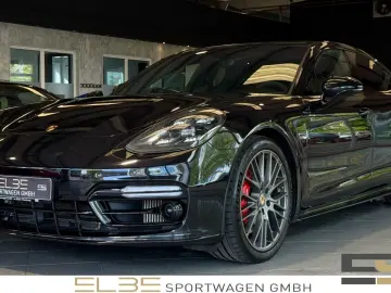 PORSCHE Panamera 4.0 GTS