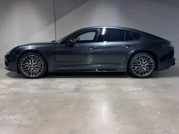 PORSCHE Panamera Turbo S