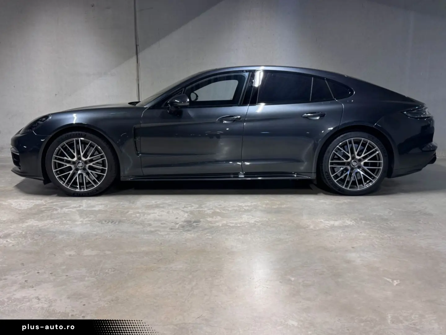 PORSCHE Panamera Turbo S