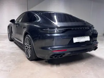 PORSCHE Panamera Turbo S