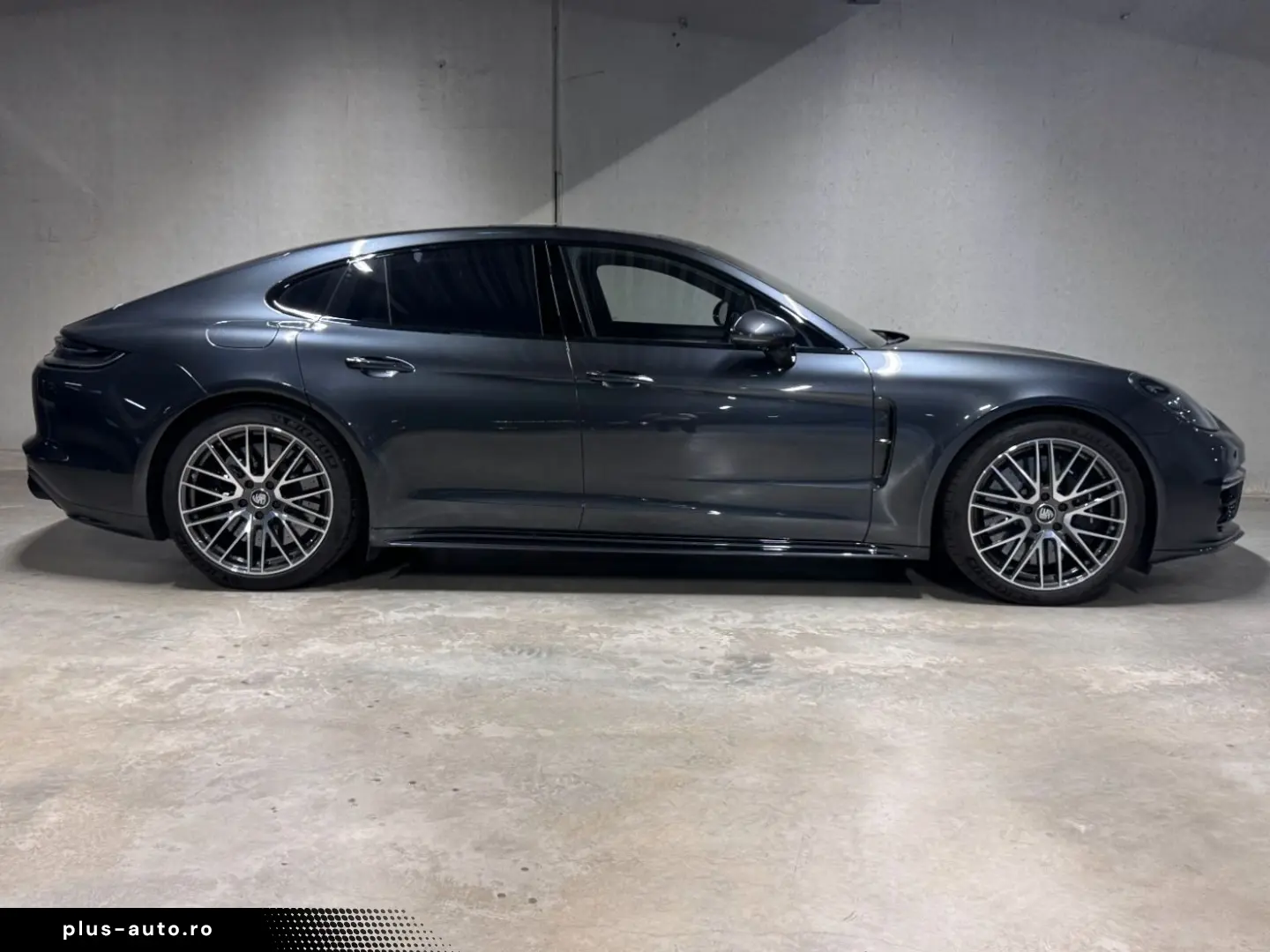 PORSCHE Panamera Turbo S