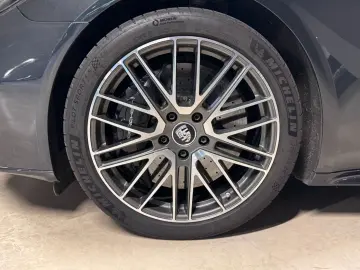 PORSCHE Panamera Turbo S