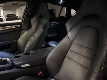 PORSCHE Panamera Turbo S