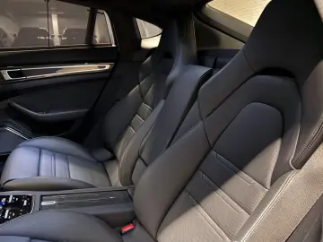 PORSCHE Panamera Turbo S