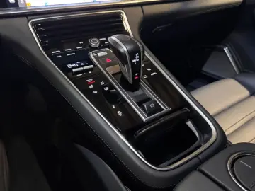 PORSCHE Panamera Turbo S
