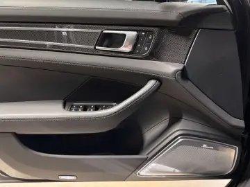 PORSCHE Panamera Turbo S