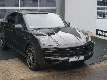 PORSCHE Cayenne Coupe E-Hybrid Luft INNO BOSE HeadUp
