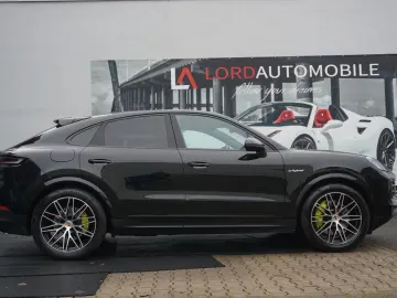PORSCHE Cayenne Coupe E-Hybrid Luft INNO BOSE HeadUp