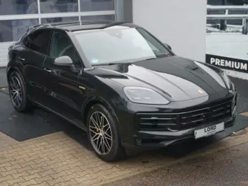 PORSCHE Cayenne Coupe E-Hybrid Luft INNO BOSE HeadUp