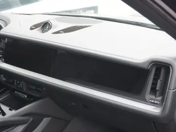 PORSCHE Cayenne Coupe E-Hybrid Luft INNO BOSE HeadUp