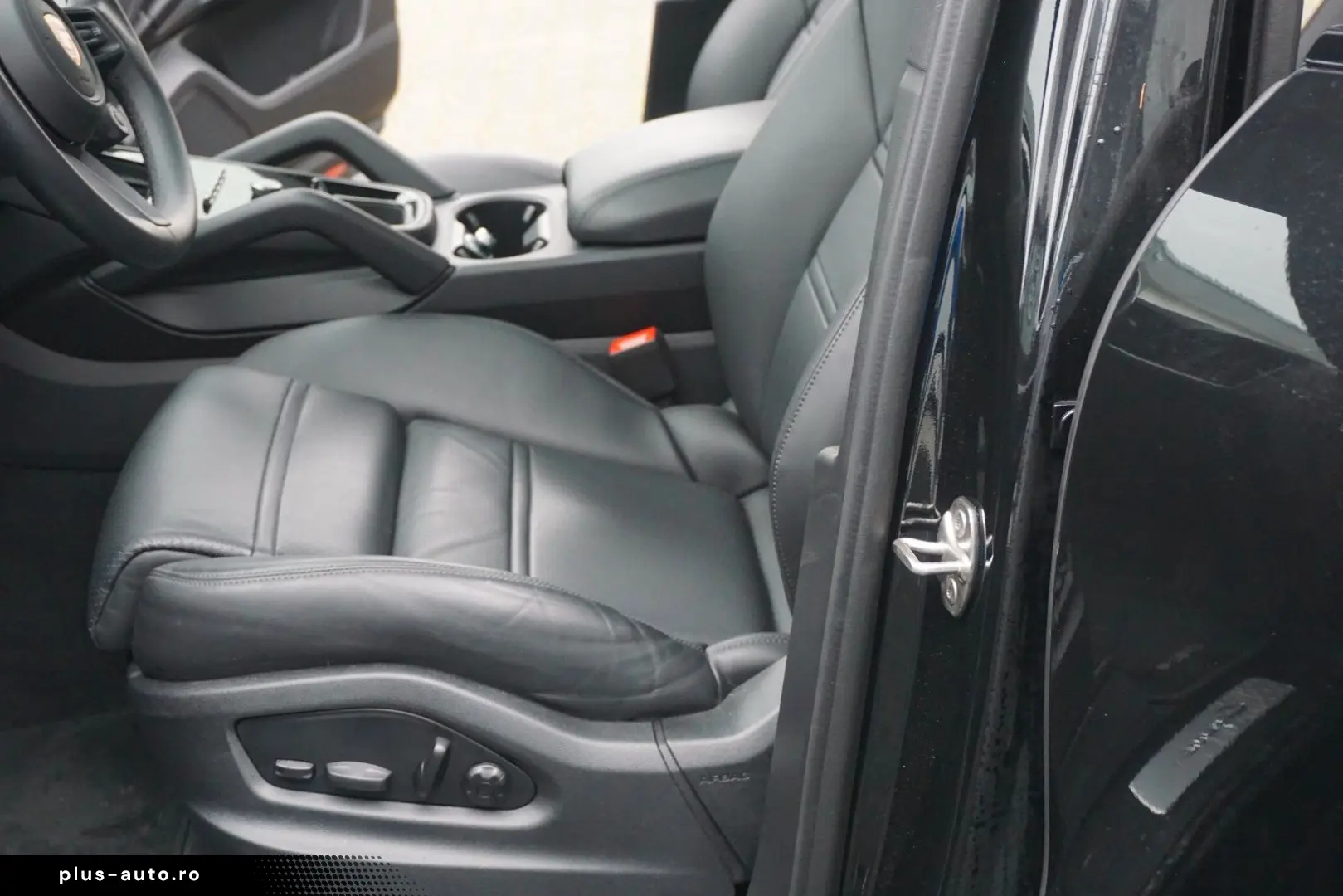 PORSCHE Cayenne Coupe E-Hybrid Luft INNO BOSE HeadUp