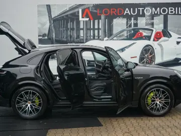 PORSCHE Cayenne Coupe E-Hybrid Luft INNO BOSE HeadUp