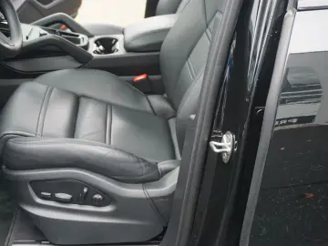PORSCHE Cayenne Coupe E-Hybrid Luft INNO BOSE HeadUp
