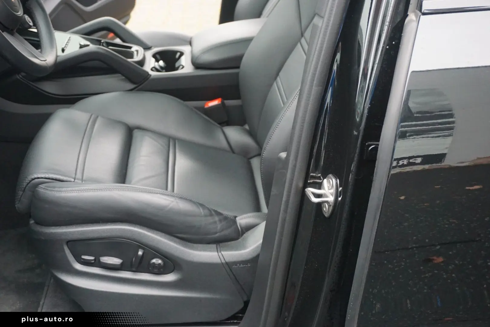 PORSCHE Cayenne Coupe E-Hybrid Luft INNO BOSE HeadUp