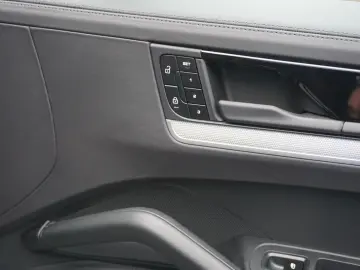 PORSCHE Cayenne Coupe E-Hybrid Luft INNO BOSE HeadUp