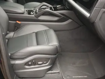 PORSCHE Cayenne Coupe E-Hybrid Luft INNO BOSE HeadUp