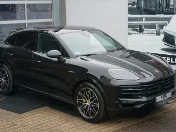 PORSCHE Cayenne Coupe E-Hybrid Luft INNO BOSE HeadUp