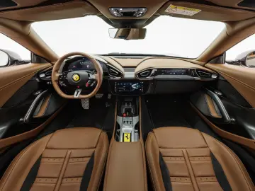 FERRARI 12Cilindri
