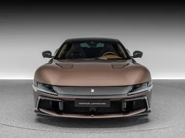 FERRARI 12Cilindri