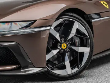 FERRARI 12Cilindri