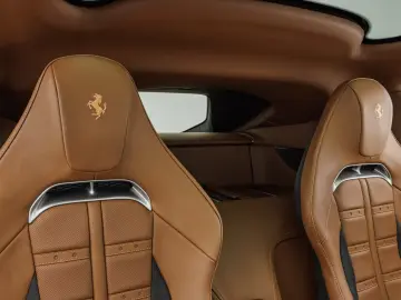 FERRARI 12Cilindri