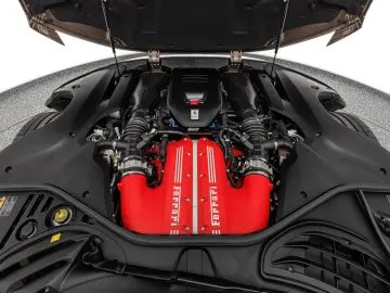 FERRARI 12Cilindri
