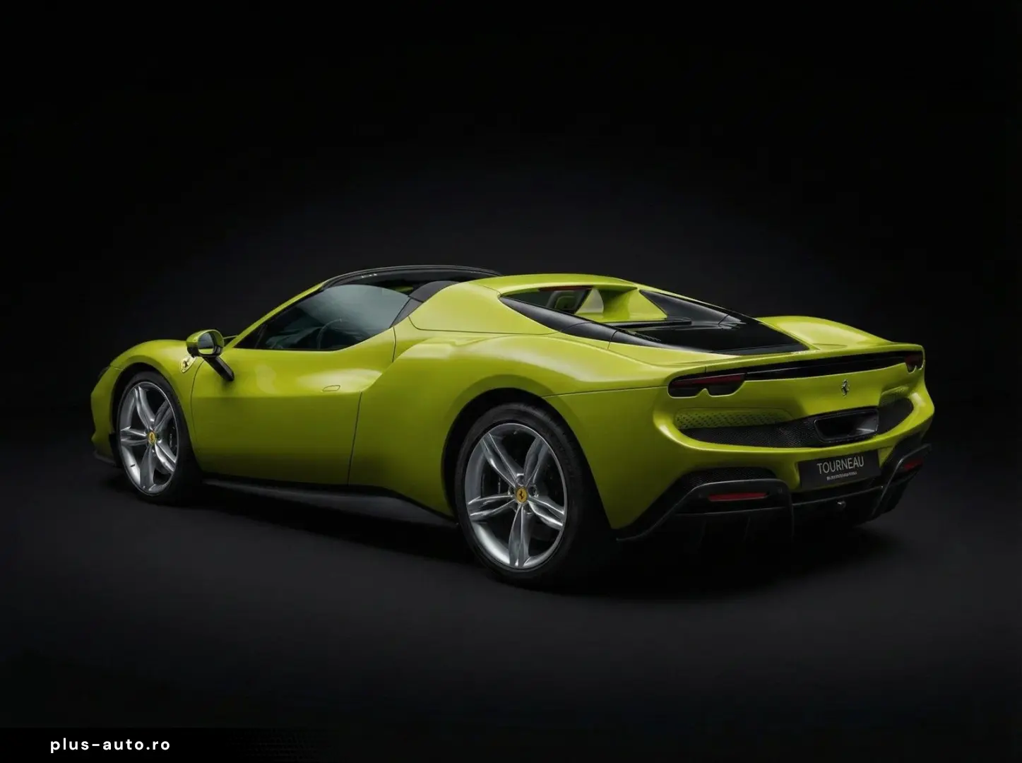 FERRARI 296 GTS  Lift   Full Carbon   Verde Germoglio