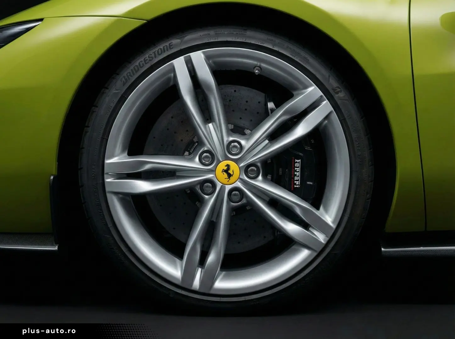 FERRARI 296 GTS  Lift   Full Carbon   Verde Germoglio