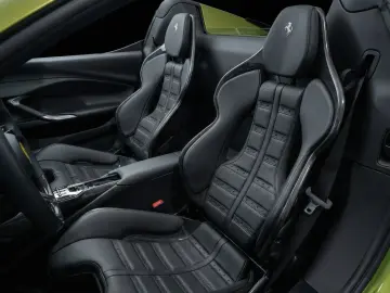 FERRARI 296 GTS  Lift   Full Carbon   Verde Germoglio