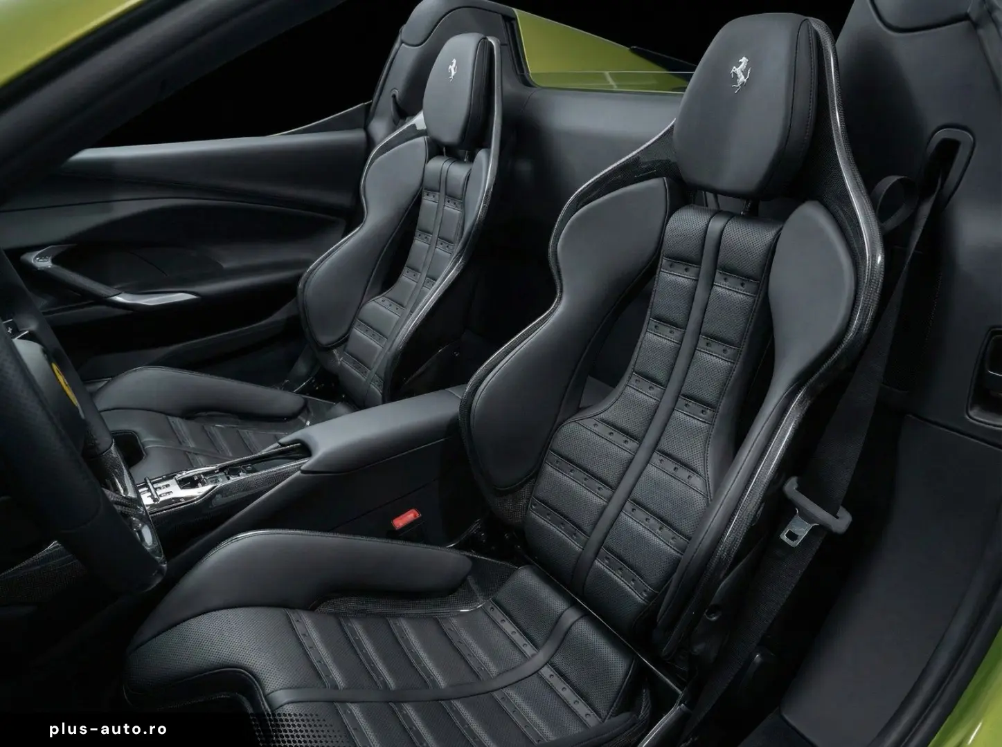 FERRARI 296 GTS  Lift   Full Carbon   Verde Germoglio