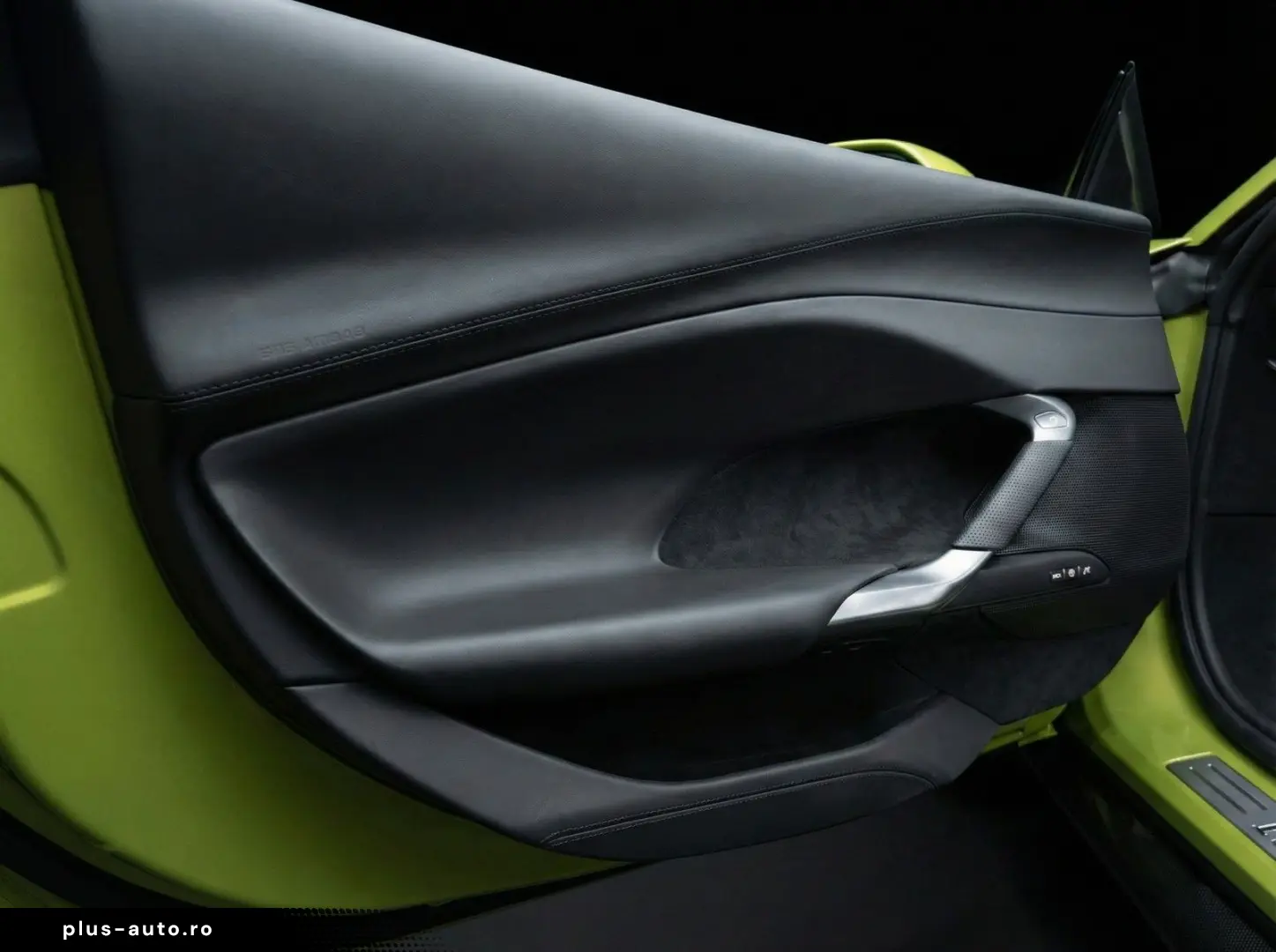 FERRARI 296 GTS  Lift   Full Carbon   Verde Germoglio