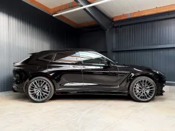 ASTON MARTIN DBX 4.0 V8 DBX707   2.Hand   Top Geplfegt