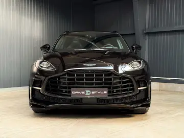 ASTON MARTIN DBX 4.0 V8 DBX707   2.Hand   Top Geplfegt